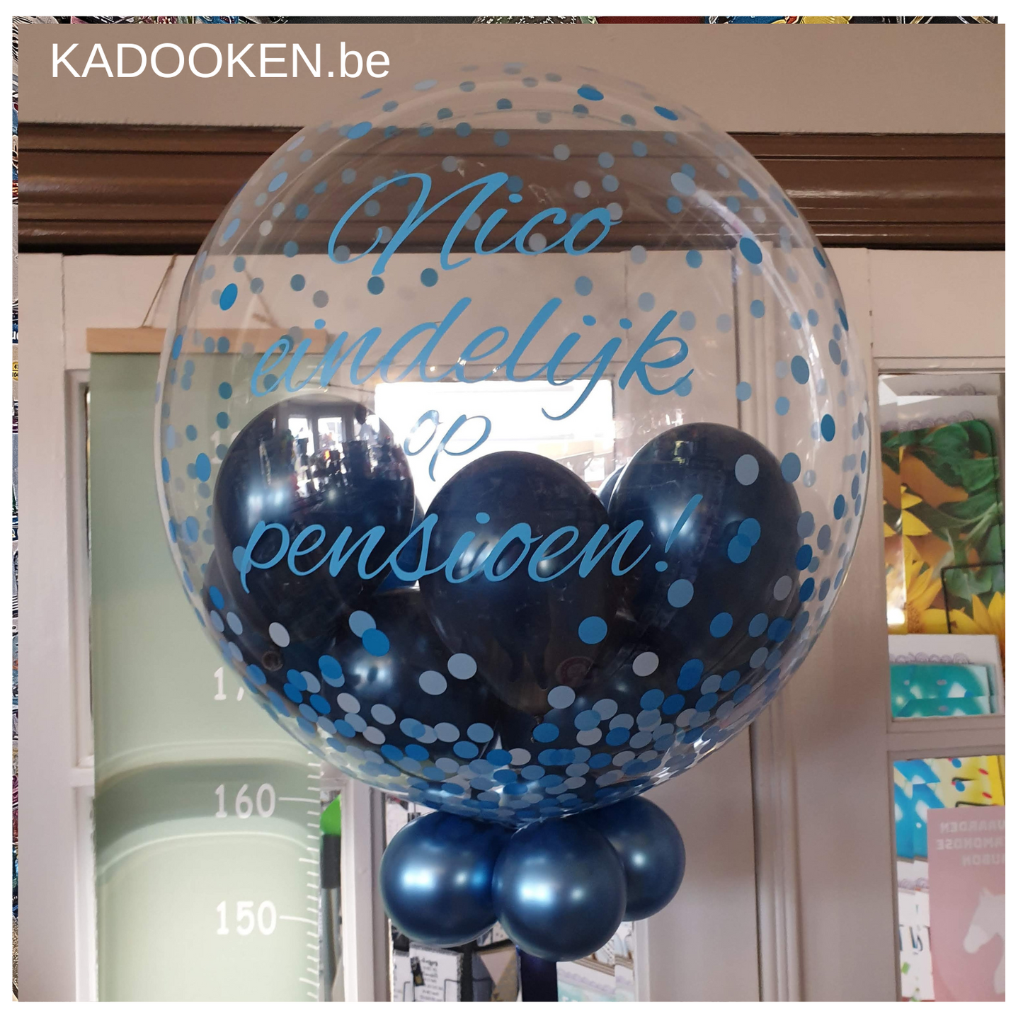 Pensioen bubbleballon met eigen tekst gevuld met mini-ballonnen