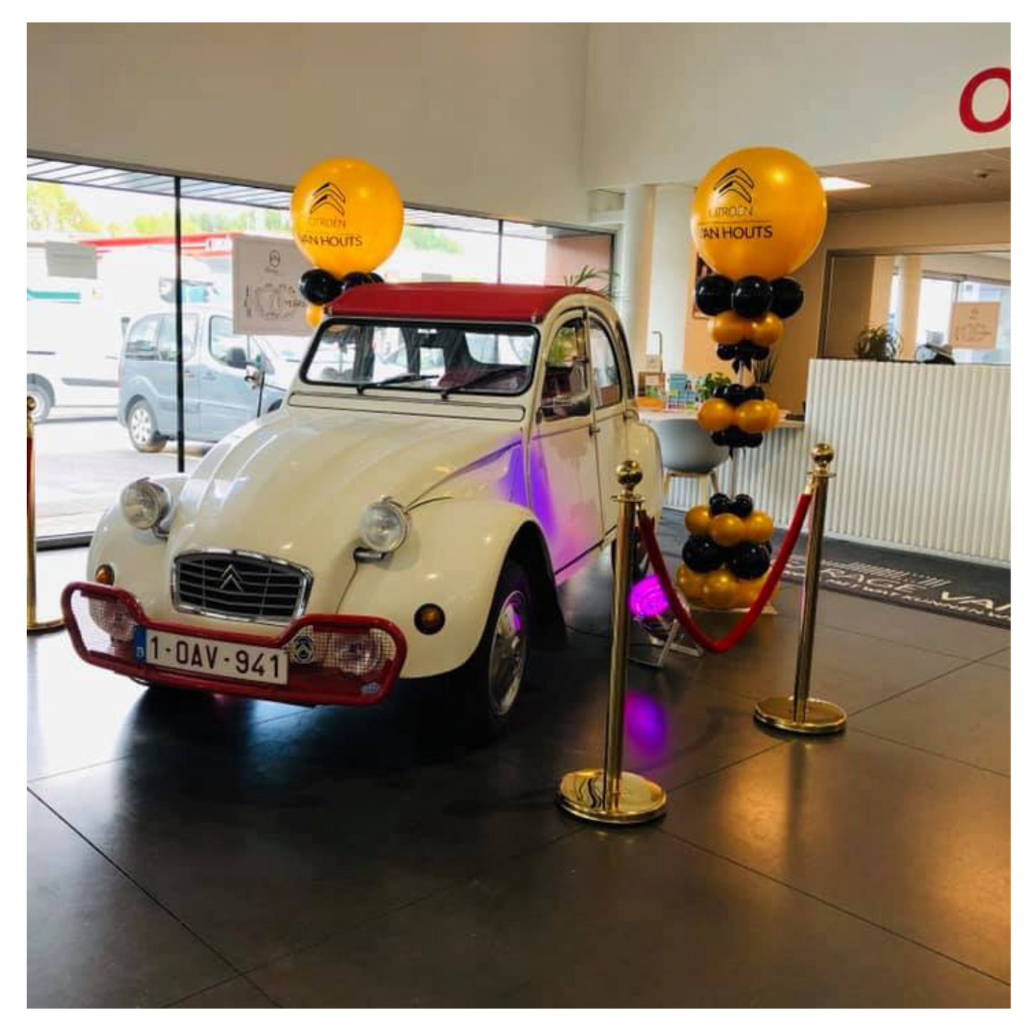 Elegante ballonzuil met eigen tekst/logo