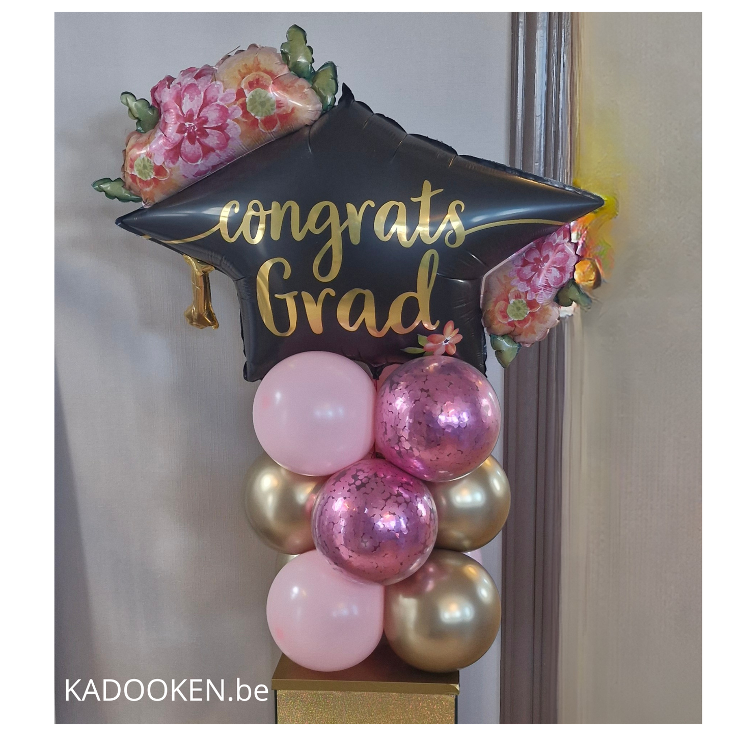 Geslaagd ballon op versierde ballonvoet