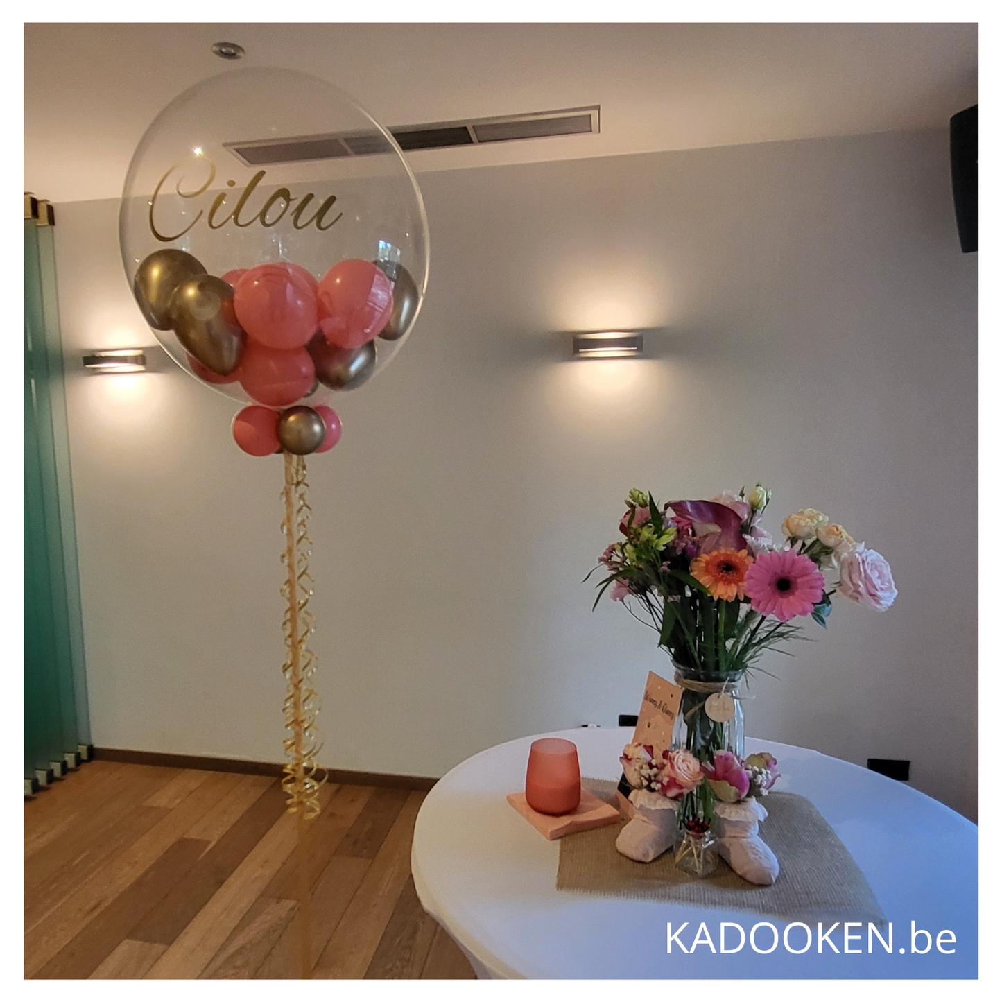 Bubble ballon met eigen tekst gevuld met mini-ballonnen