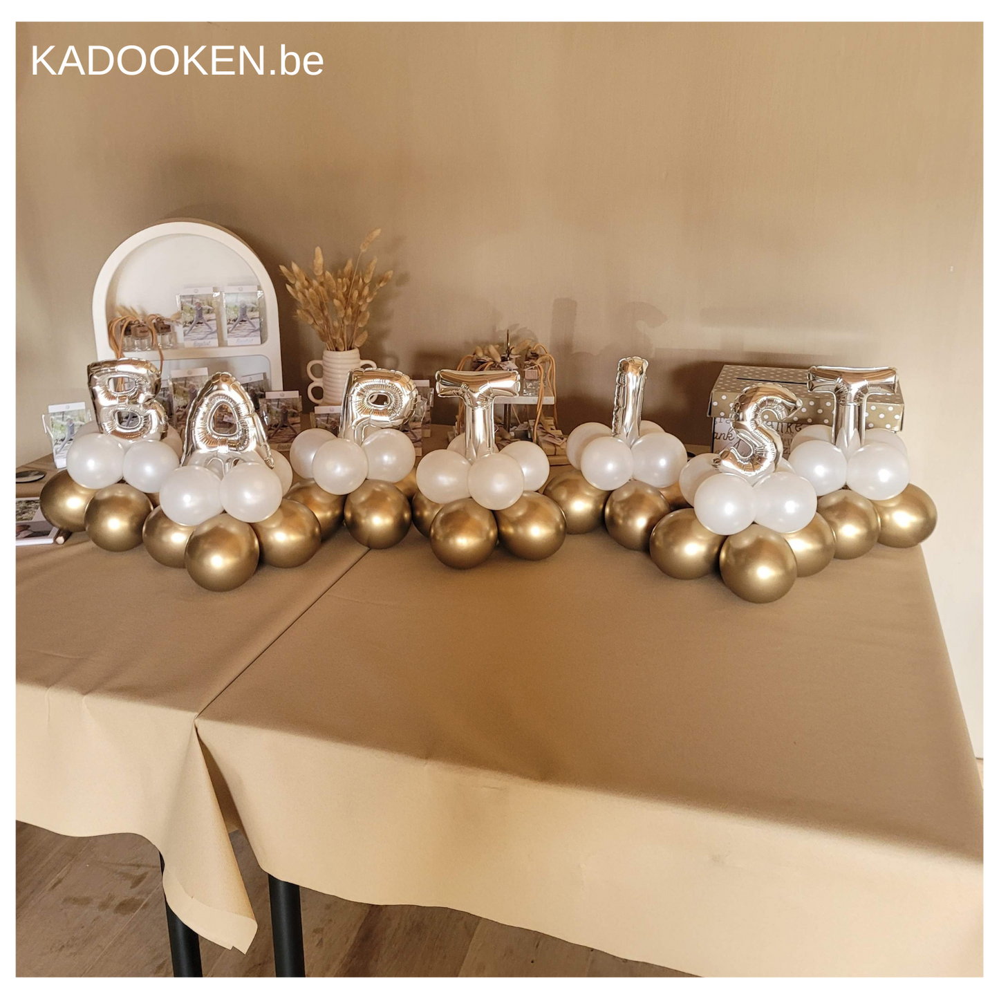 Vorm een naam met de mini-ballonletters - Prijs PER letter